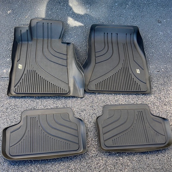 BMW Other Bmw Five Series Car Winter Mats Never Used Black Four